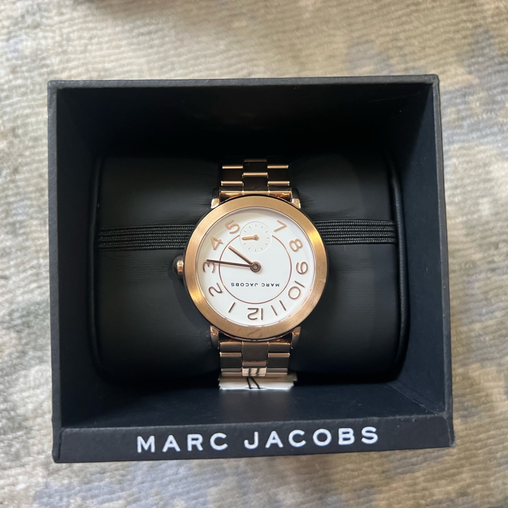 Marc jacobs rose gold watch